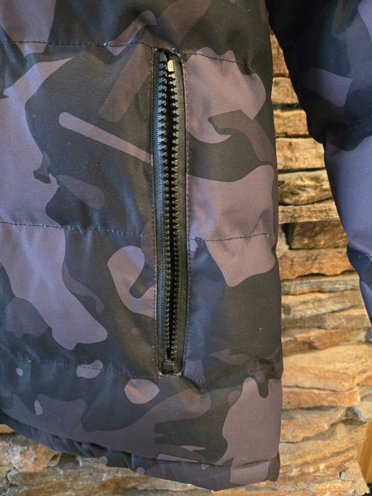 Детско яке Money / 11 - 12 г. Перфектно състояние с дефект