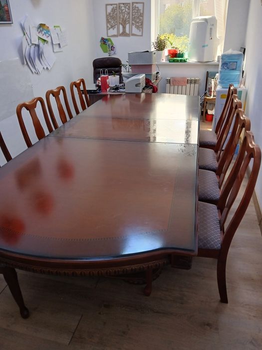 Стол для гостинной