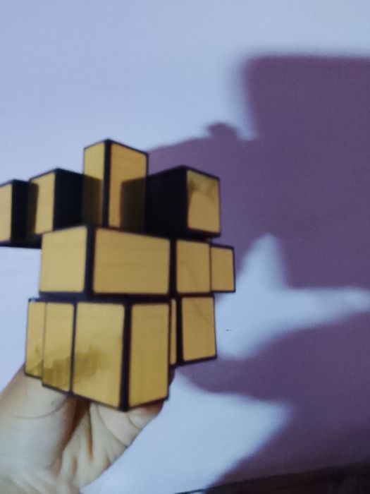 Kubik rubik sotiladi