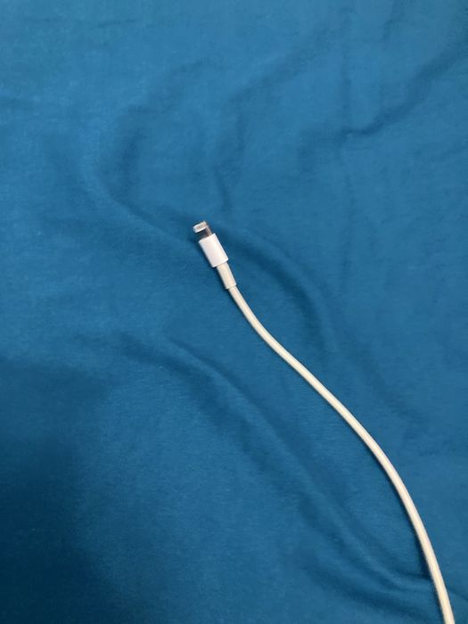 Iphone se generatia 2 zgarieturi doar folie display intact. 64 gb rom