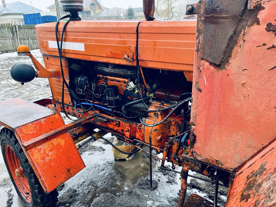 Tractor u 650 m cu utilaje