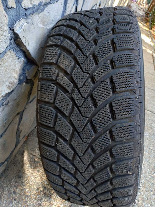 Anvelope M+S 225/50/17 și jante  din aliaj originale Audi