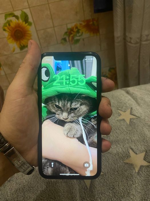 Продам айфон х в хорошем состоянии все работает