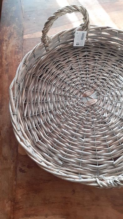 плетен поднос антикварен, дръжки от естествен бамбук за сервиране