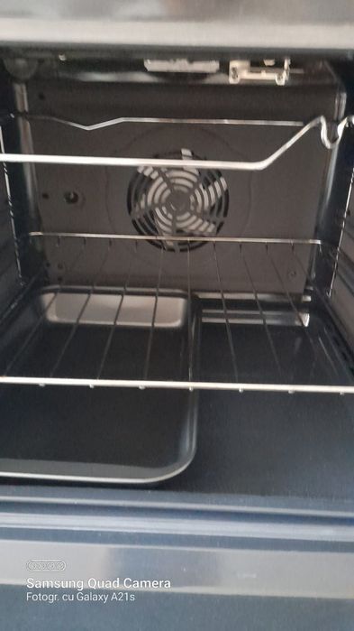 Cuptor pe gaz marca Electrolux cu ventilatie