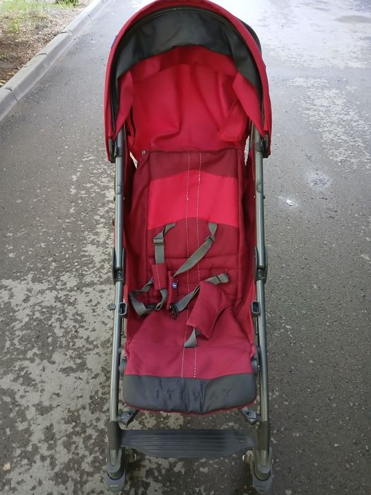 Детская прогулочная коляска