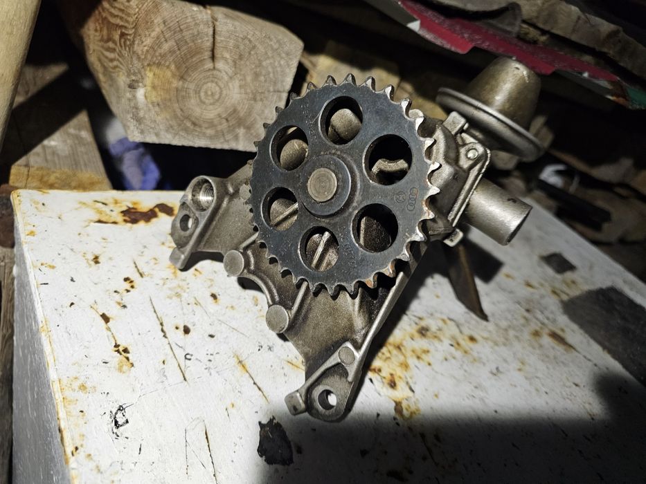 Масляный насос гольф3 1.6 абу