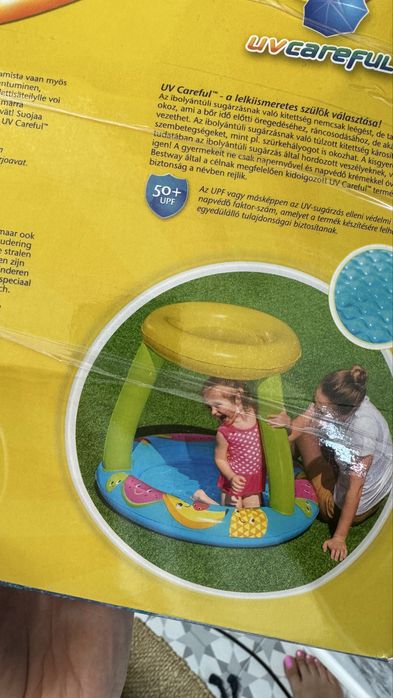 Piscina cu umbrar pentru bebelusi