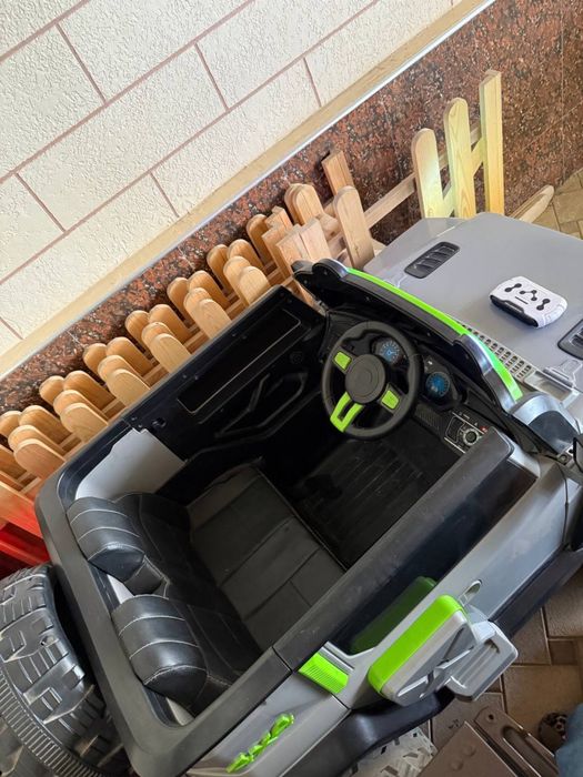 Электромобиль детский