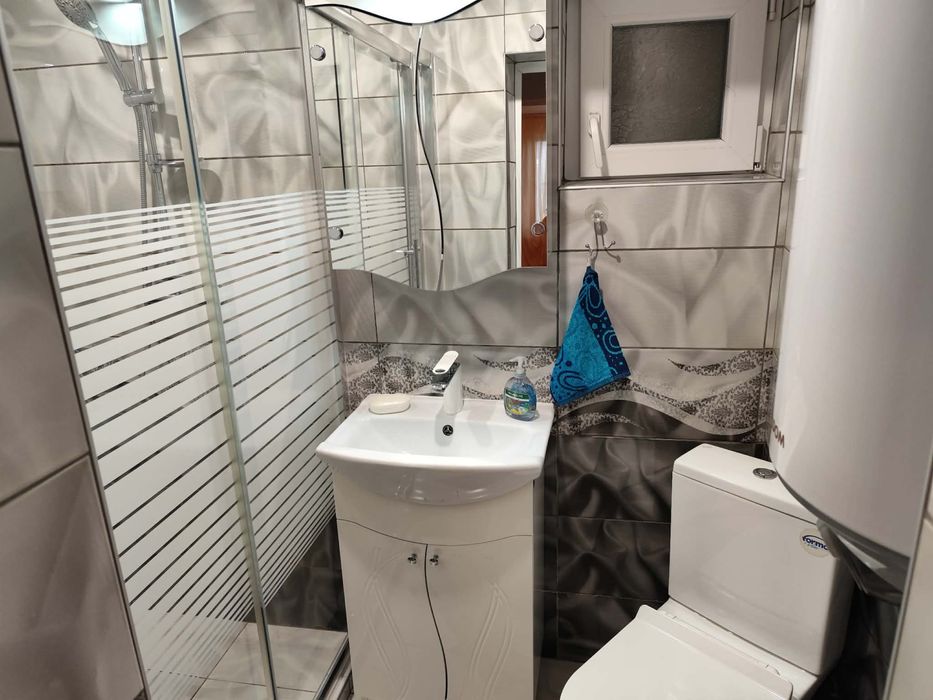 Дава се под наем Етаж от къща в с. Тополи, Област Варна - 100 кв.м за 498.27 € - Снимка #6