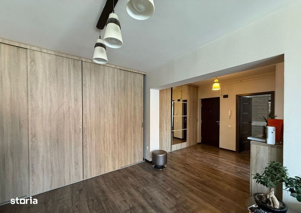 Apartament 3 camere, 90mp, 2 parcari, balcon, zona Andrei Muresanu