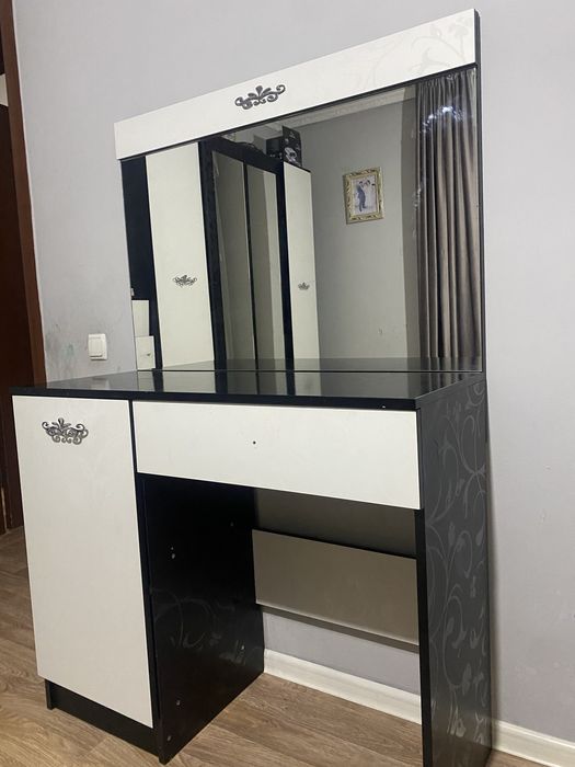 Продам спальный гарнитур