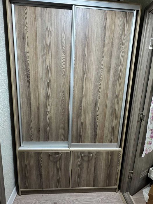 Шкаф 220см × 120см × 50см