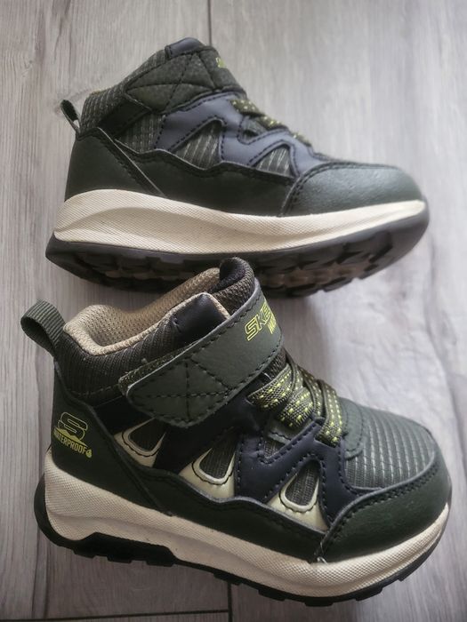 Vând ghetuțe băiețel