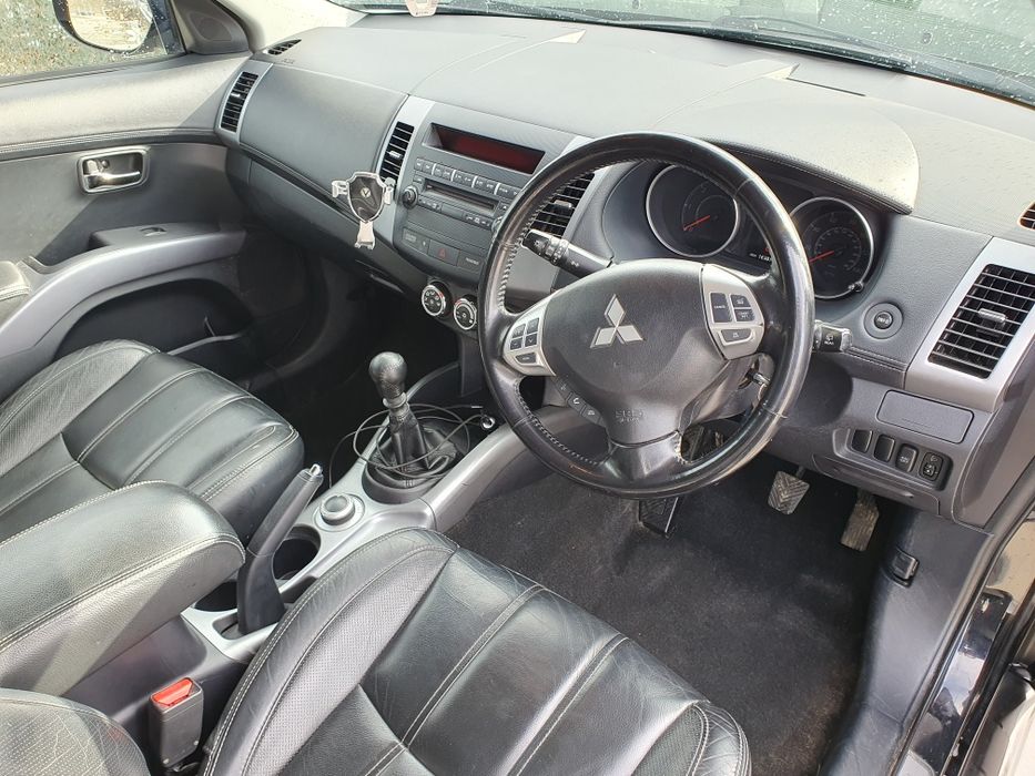 Mitsubishi outlander VOLAN DREAPTA