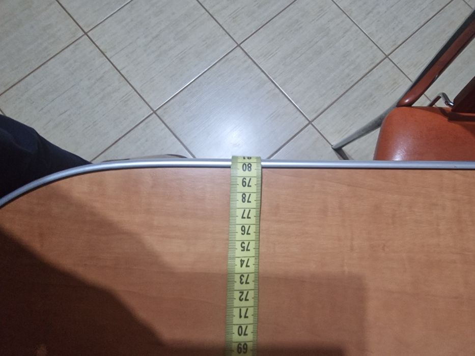 Masa bucatarie patru scaune.