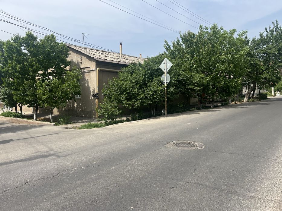 Yakkasaroy Vibrskiy mahalla uchaska sotiladi