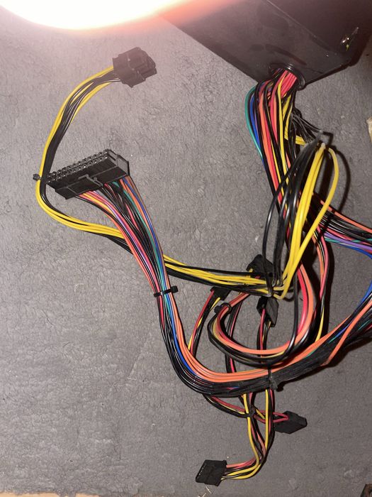 блок питания для компьютера. Модель: AeroCool VX Plus 350.