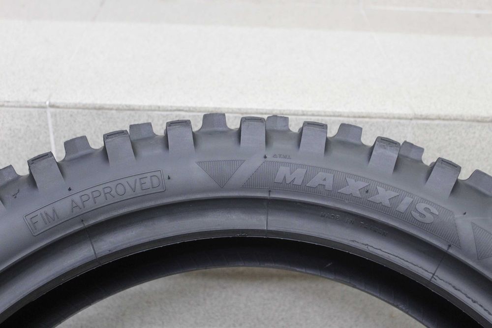 140/80-18 Maxxis