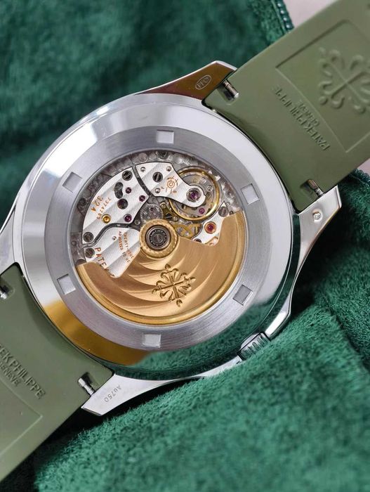patek philippe aquanaut зелено