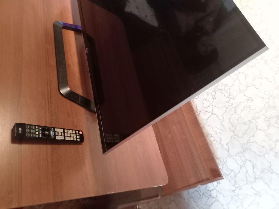 Продам смарт телевизор