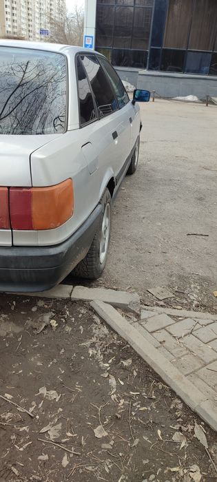 Продам Ауди 80 б3