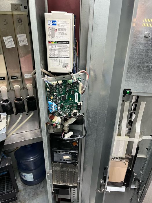 Продаётся кофе аппарат хорошем состоянии