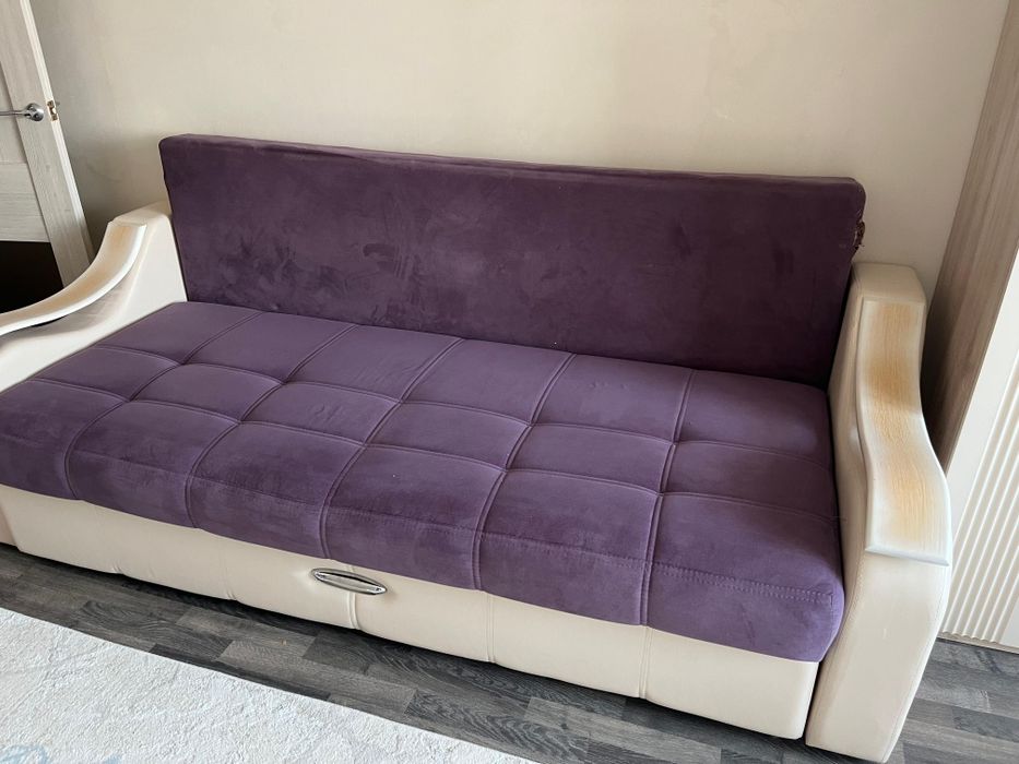 Продам диван (5 мкр)