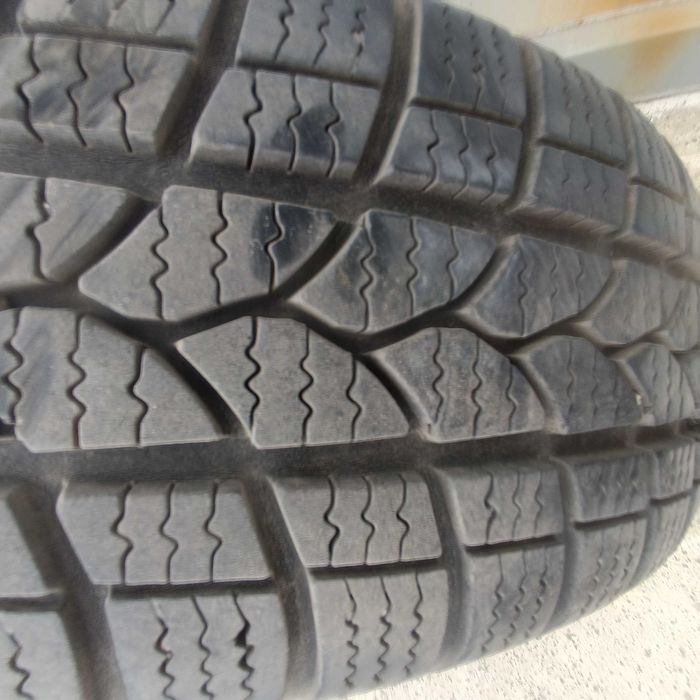 Зимни гуми с джанти на един сезон 4 броя