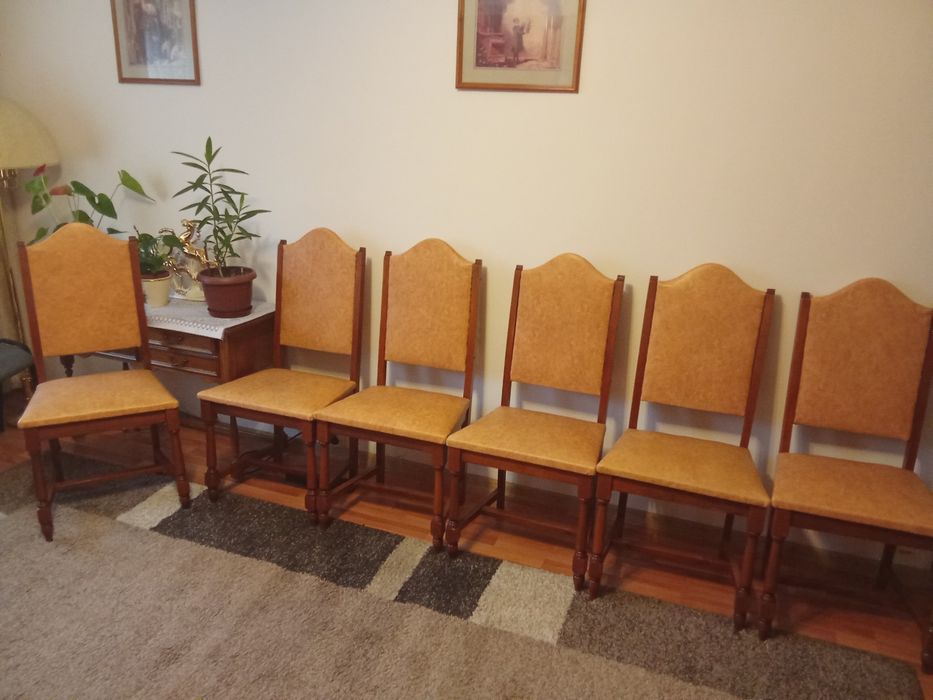 Vînd scaune vintage