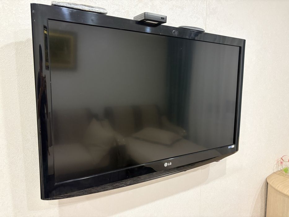Продам телевизор LG жидкокристалический