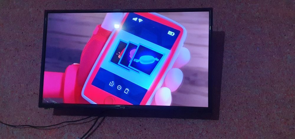 32lik Smart Televizor Satiladi jaxsi jagdayda baxasi 1ml kelisimli