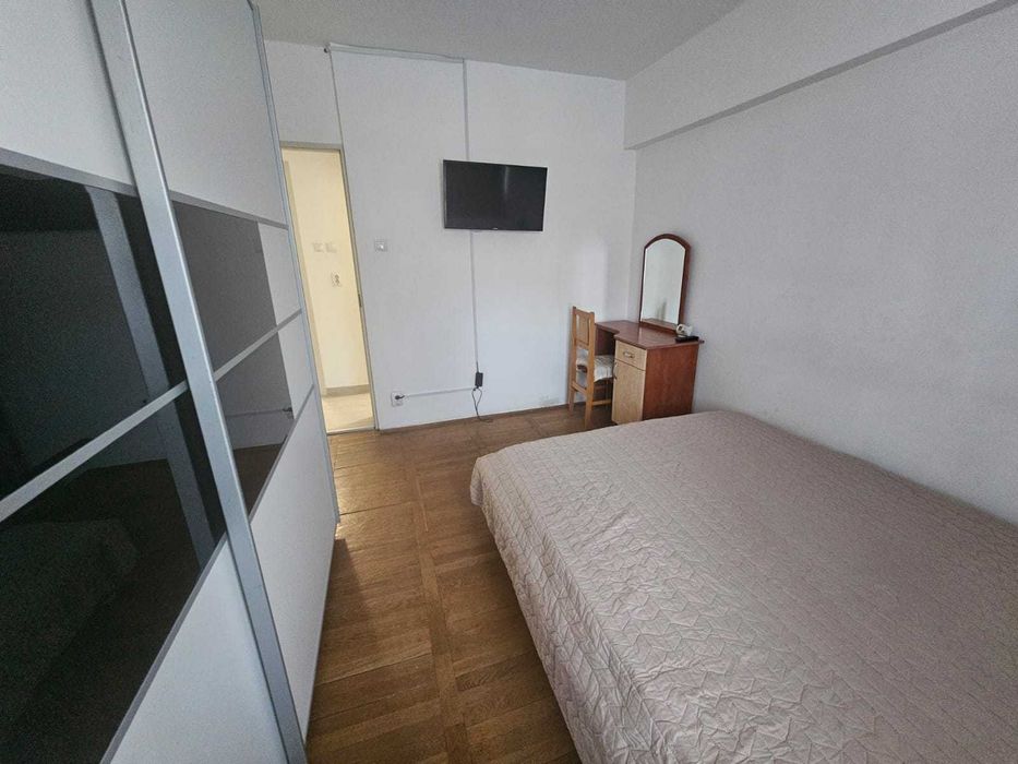 Inchiriez apartament