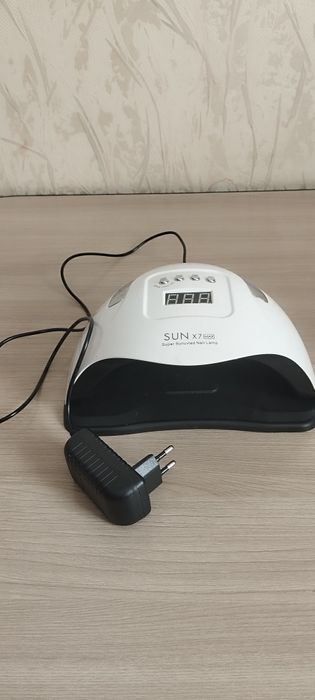 Продам лампу для маникюра