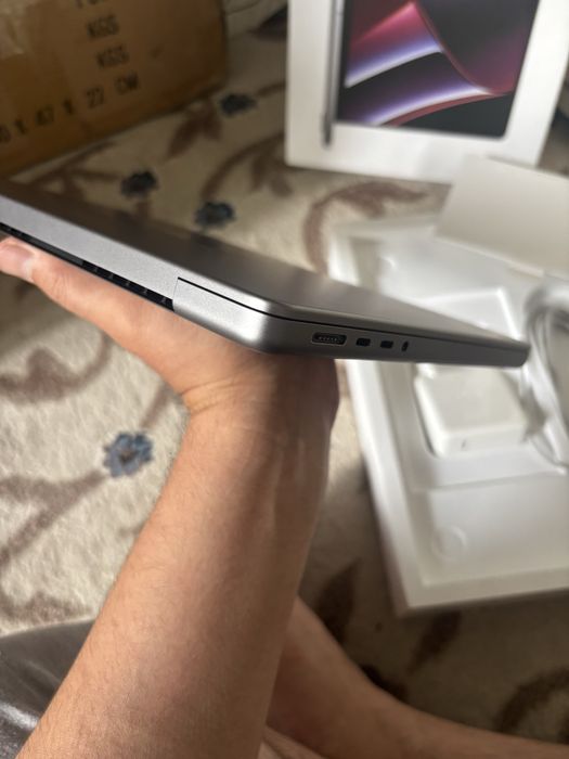 Macbook pro m2pro 14 inch