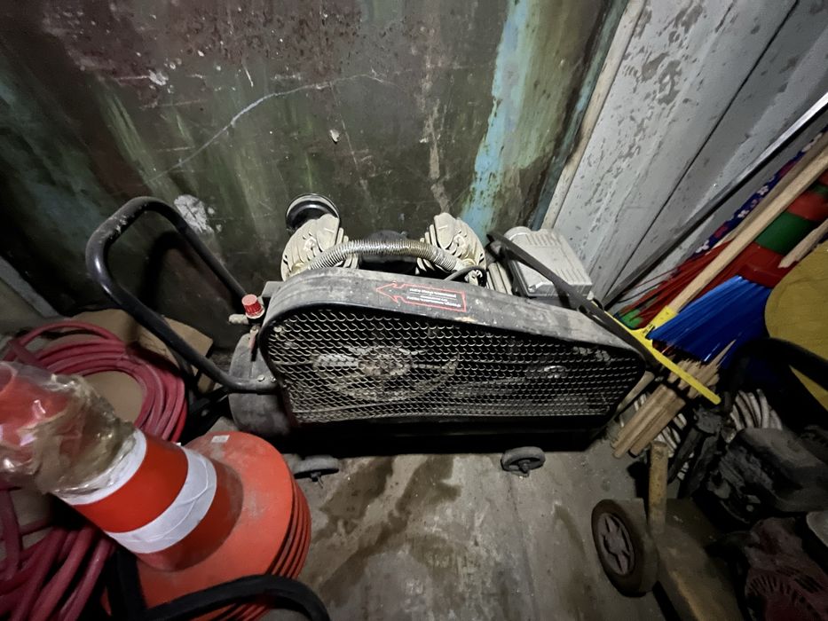 BRAIT KMR-2200/100 воздушный компрессор