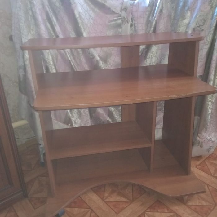Компьютерный стол