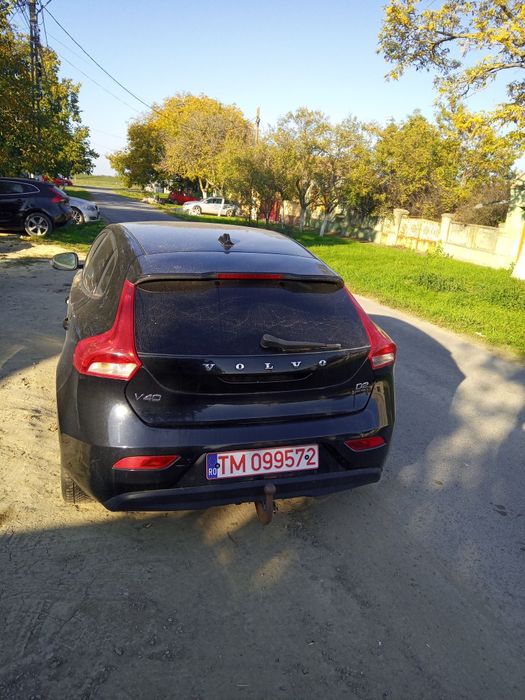 Dezmembrez Volvo v 40 D2 2014