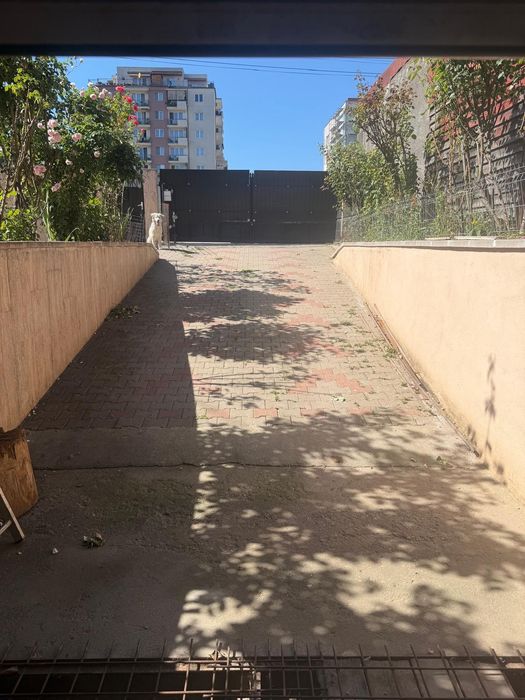 Spațiu de închiriat pentru activități profesionale, Iris