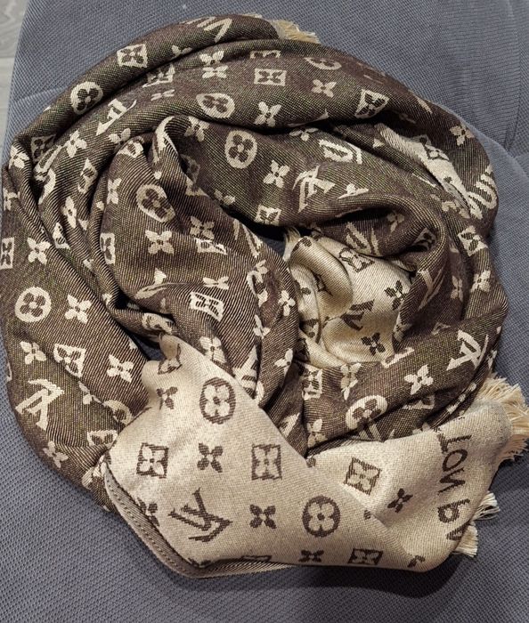 Esarfa-fular foarte calduroasa