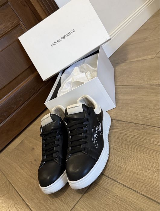 Adidasi Giorgio Armani autentici in stare foarte buna 44 cutie