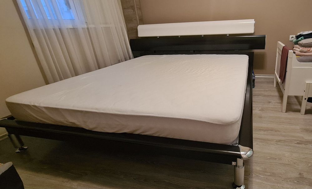 Спалня с двулицев матрак