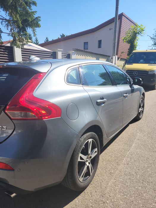 VOLVO V40 2017 — imagine 8