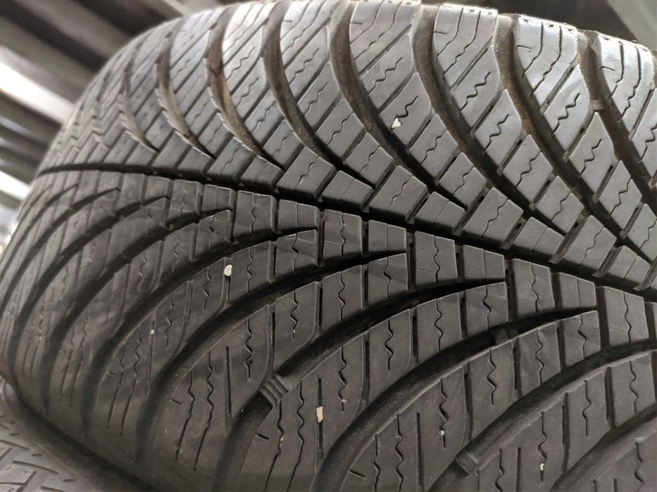 2бр Всесезонни гуми 185 55 15 - Goodyear