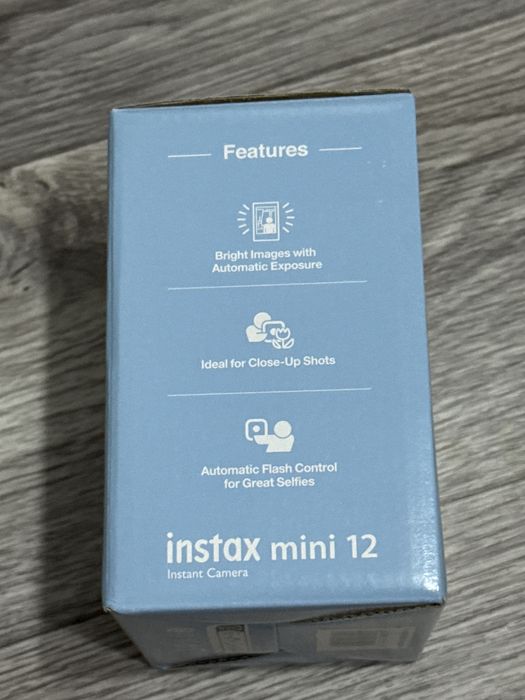 Полароид Fujifilm instax mini 12 белый