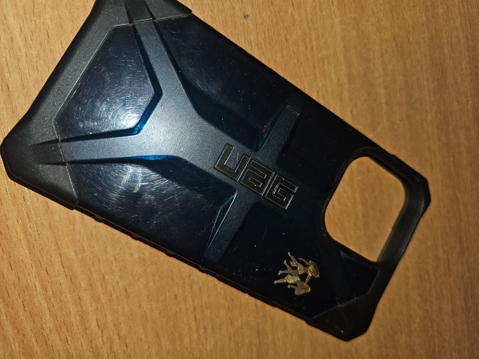 Чехлы на Айфон 13 про