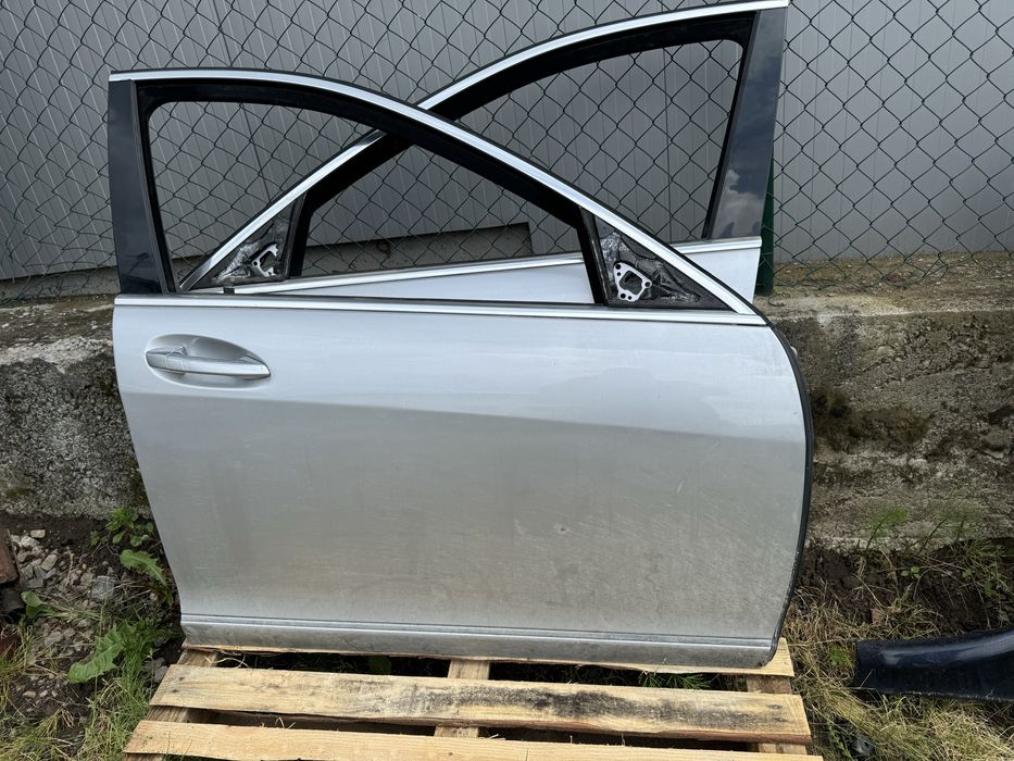 Предна дясна врата за Mercedes S320 W221