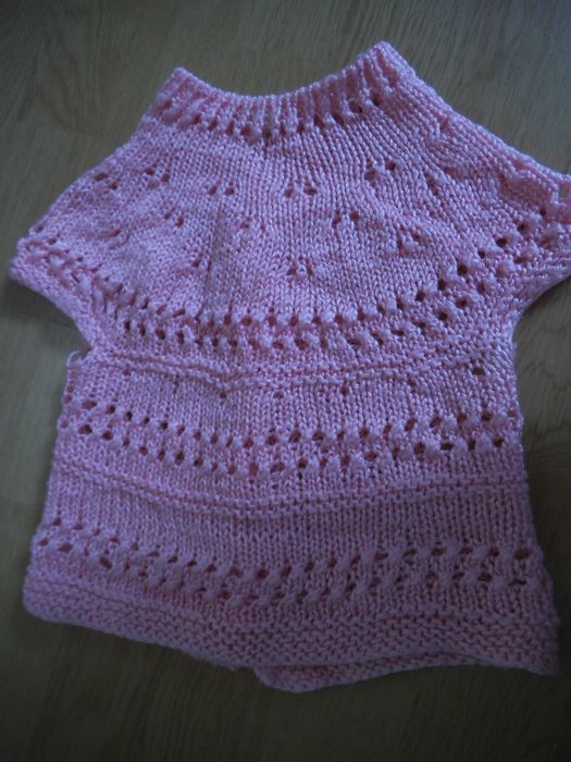 Детски ръчно плетени дрехи