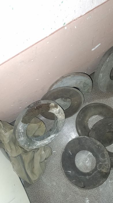 Сотилади чарх тошлар. Нархини келишамиз.