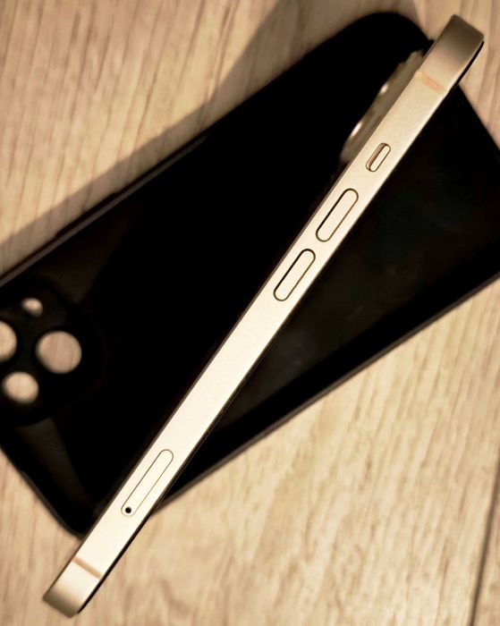 Iphone 13 cumpărat nou de la eMag nici o urmă ca din cutie